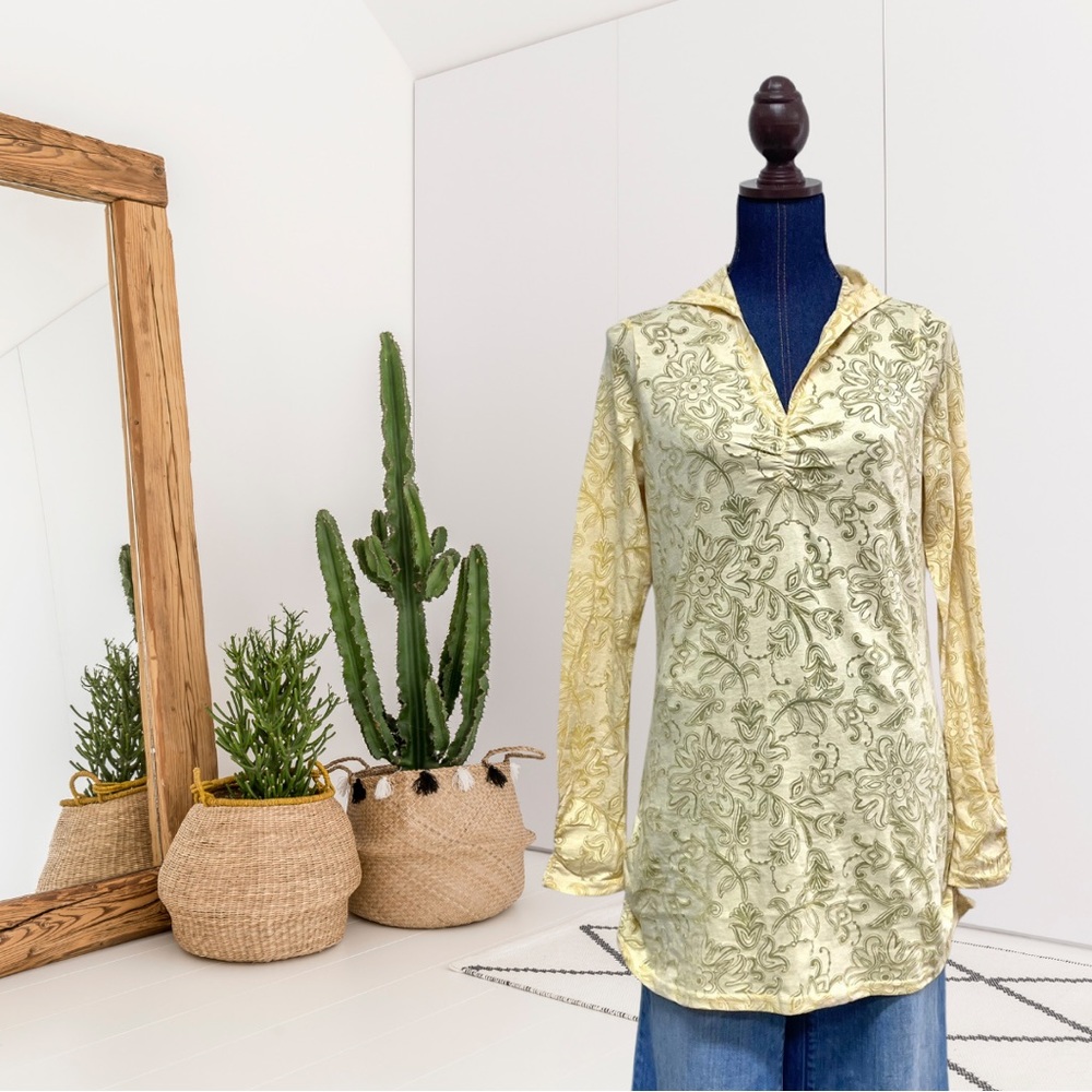 Aventura Long Sleeve Kenley Hooded Floral Top